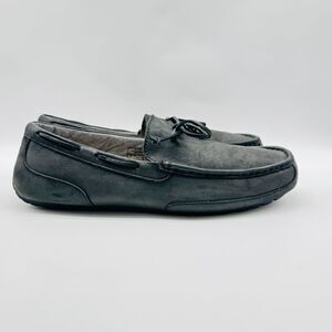UGG Shoes Mens 12 Black Leather Loafers Chester Sherpa Lined Driving Slippers